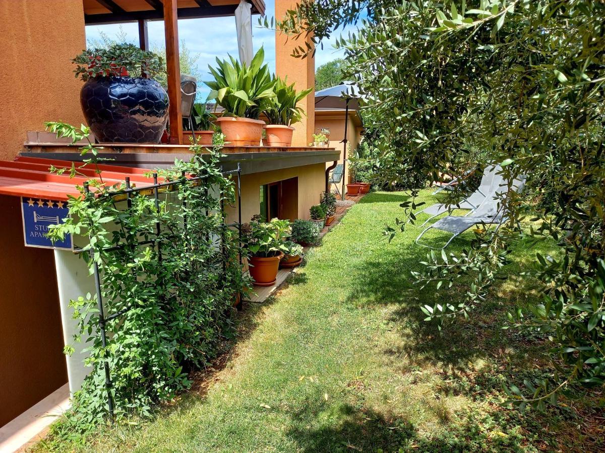 Blue Deer Apartment Umag Bagian luar foto